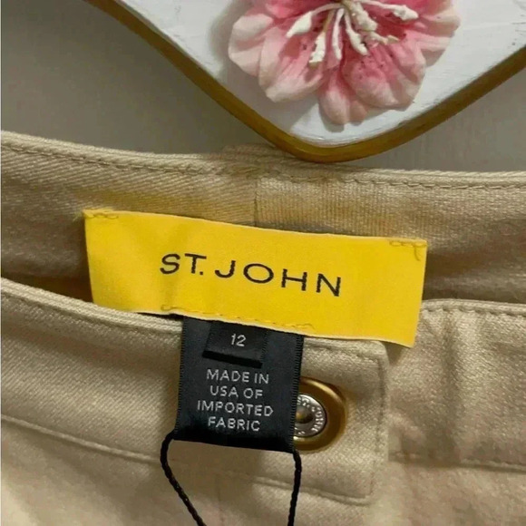 ST.John brand new beige color, jeans, pants, soft and stretchy. Amazing … - Picture 4 of 13